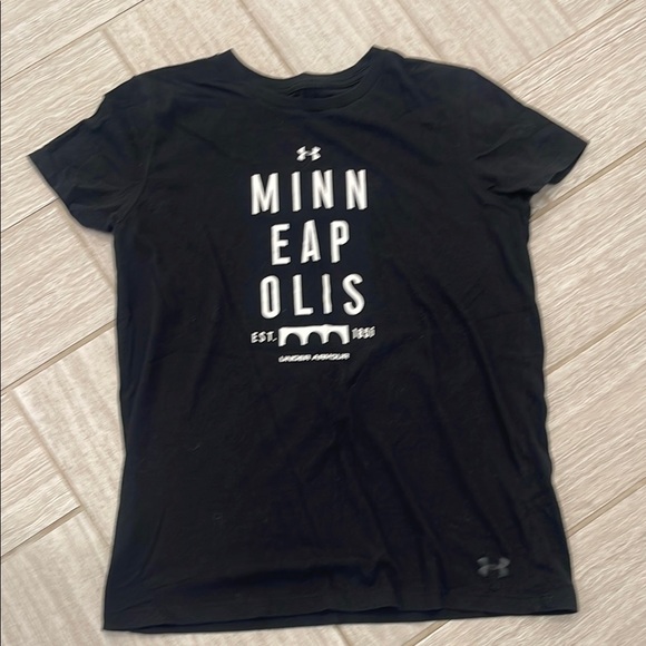 Under Armour Tops - Under Armour Black Graphic T-Shirt